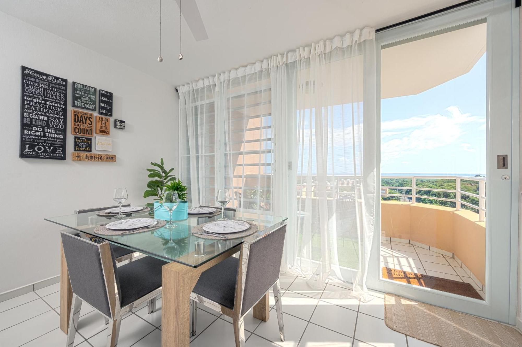 Ocean & Mountains View, Marina, Ferry, Vista Mar, Costa Esmeralda Ceiba ภายนอก รูปภาพ