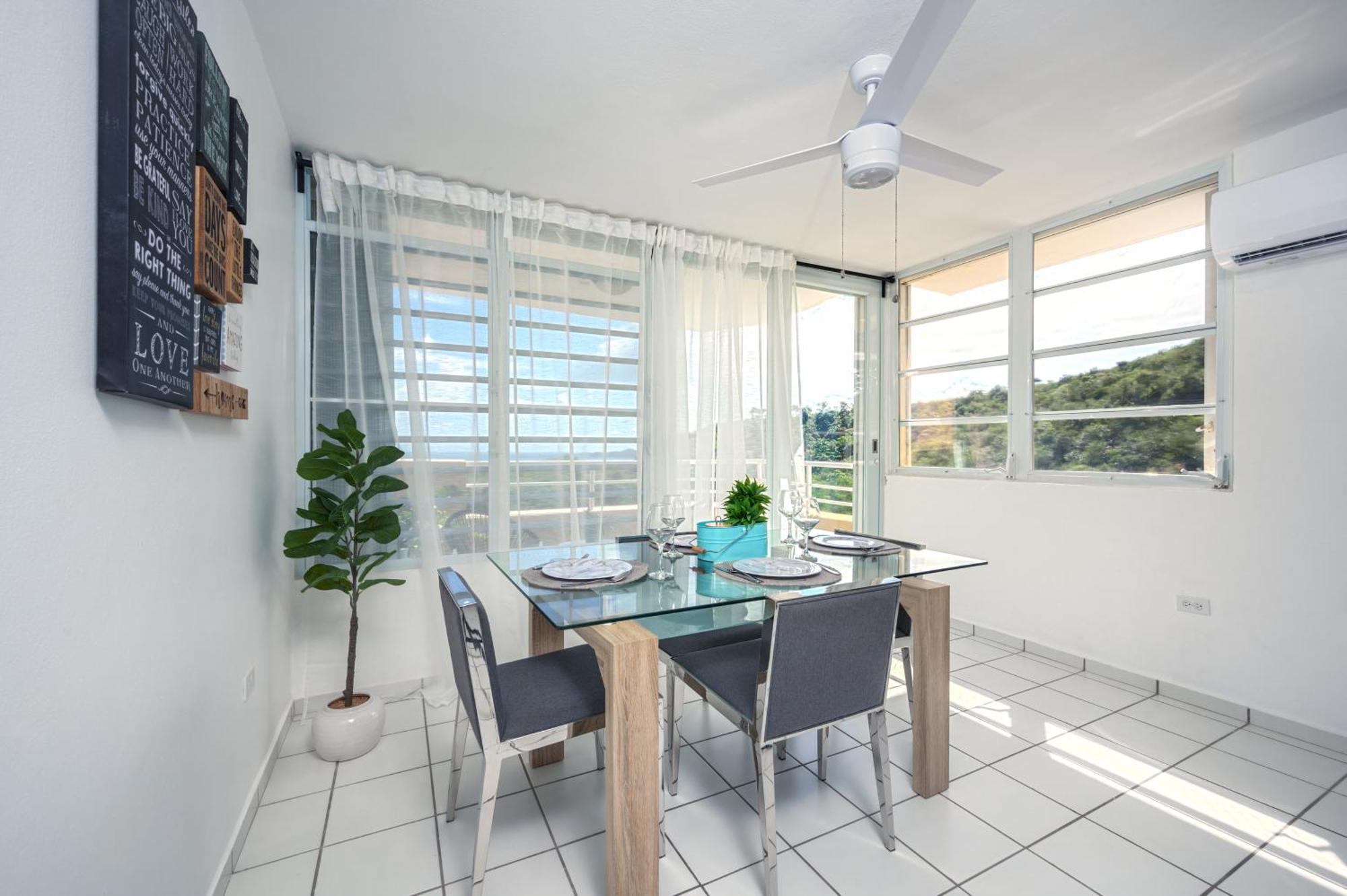 Ocean & Mountains View, Marina, Ferry, Vista Mar, Costa Esmeralda Ceiba ภายนอก รูปภาพ
